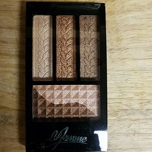 LaJemme Eyeshadow Compacts.